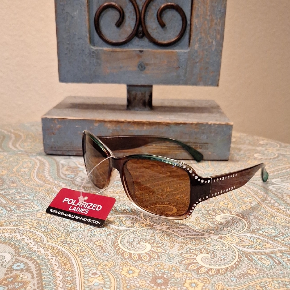 Elegant Brown/Green Rhinestone Embellished Polarized Sunglasses. NWT